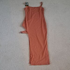 XSMALL    HALARA EXPOSED LEG BUCKLE STRAP MIDI DRESS